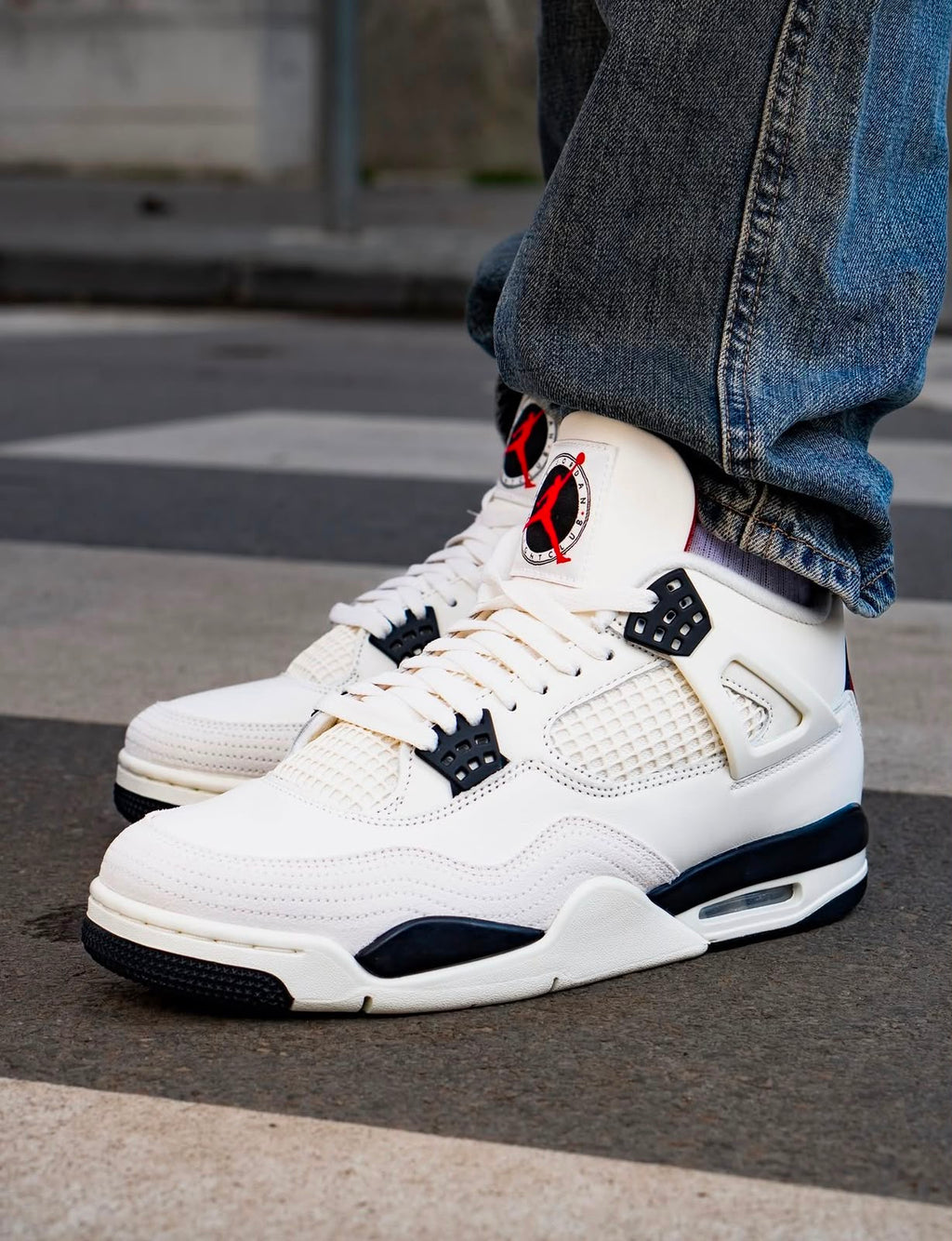 Air Jordan 4 Retro OG “Flight Club” – White/Black
